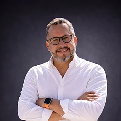 Mtro. Sergio Arturo Cazadero Apodaca
